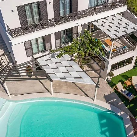 8 Bedroom Gorgeous Home In Zadar Casa vacanze *