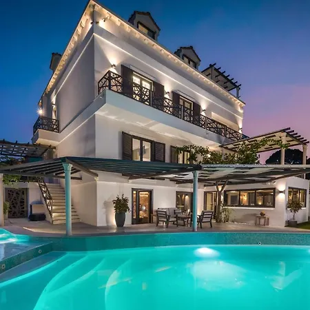 Casa vacanze 8 Bedroom Gorgeous Home In Zadar Zara