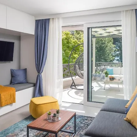 8 Bedroom Gorgeous Home In Zadar Casa vacanze Zara