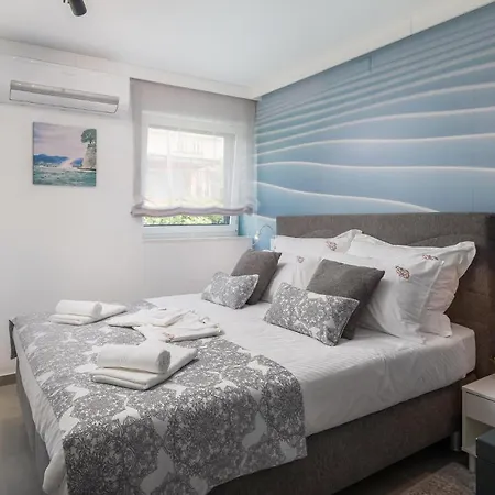 8 Bedroom Gorgeous Home In Zadar Casa vacanze