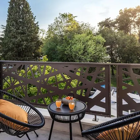 8 Bedroom Gorgeous Home In Zadar