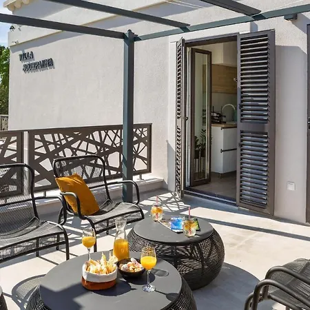 8 Bedroom Gorgeous Home In Zadar Zara