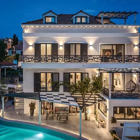 8 Bedroom Gorgeous Home In Zadar Casa vacanze Zara