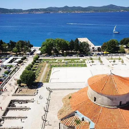 Casa vacanze 8 Bedroom Gorgeous Home In Zadar